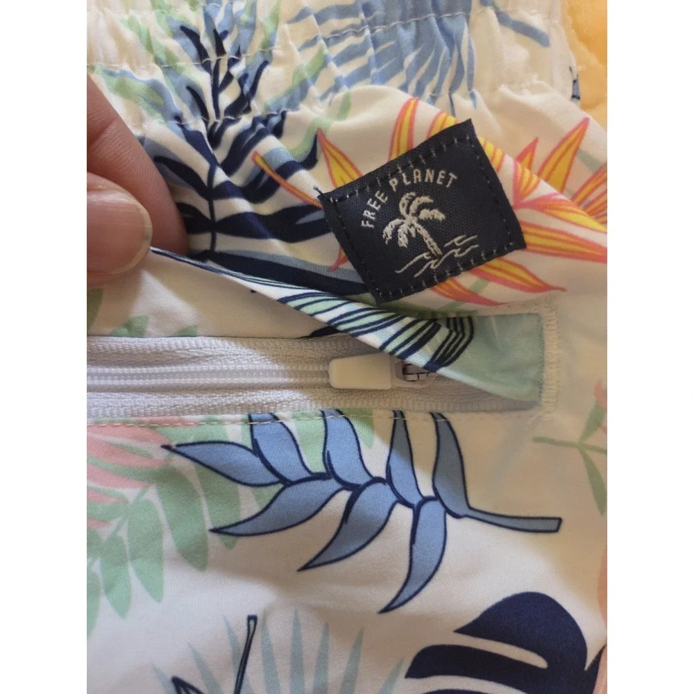 Free Planet Men's Tropical Leaf‎ Bird Swim Trunks 7